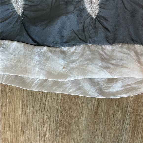 Viviana Uchitel Chic Grey and Cream Women's Sleeveless Blouse - Picture 7 of 8